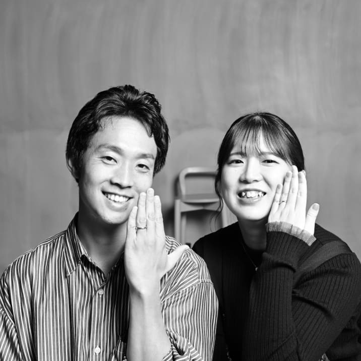 指輪見せポーズ