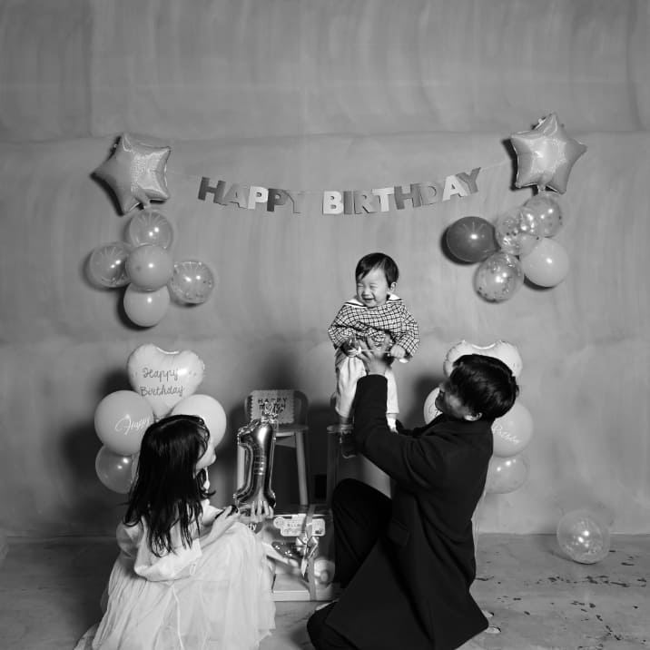 巧みな風船使いポーズ