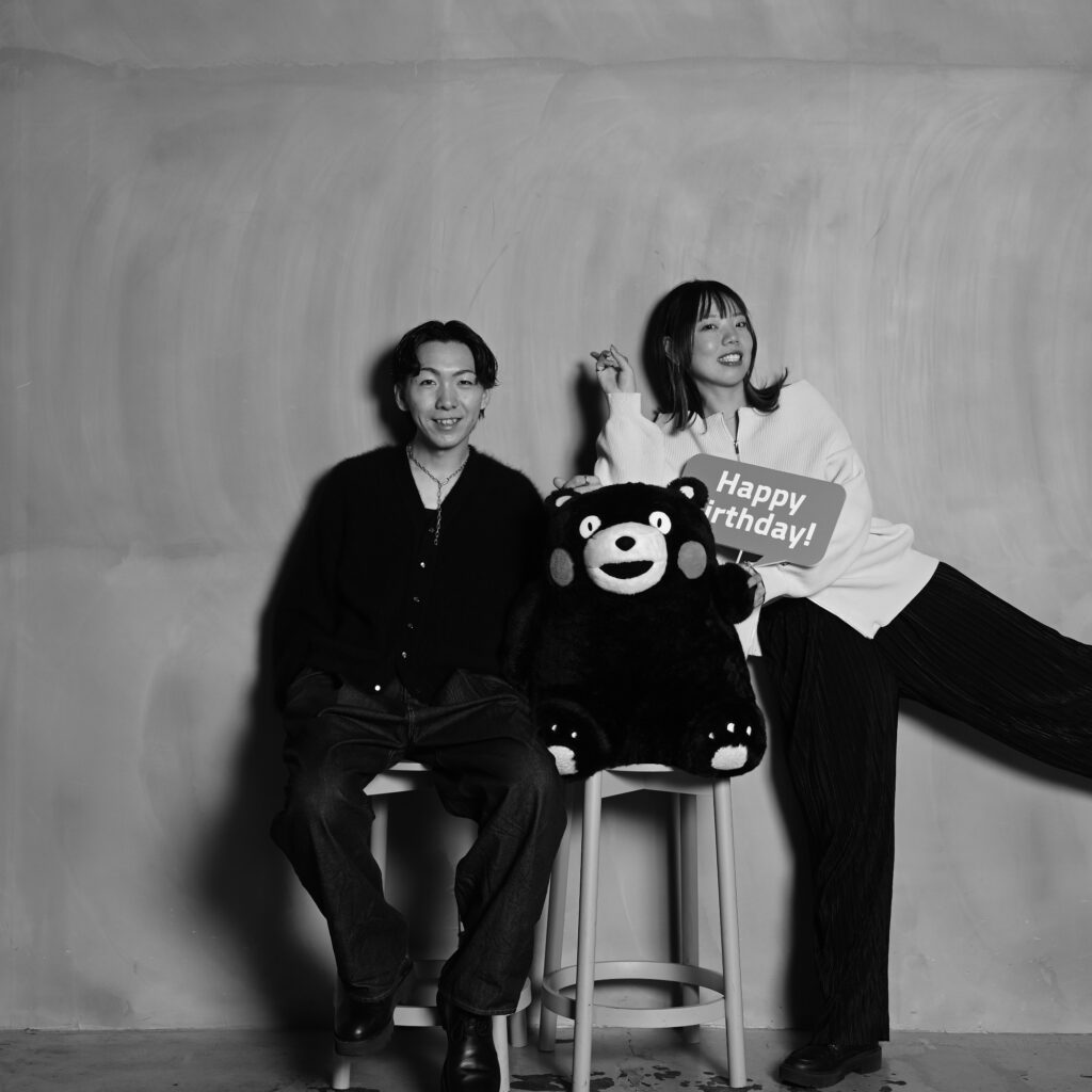 くまモンのぬいぐるみを使ったカップルフォト