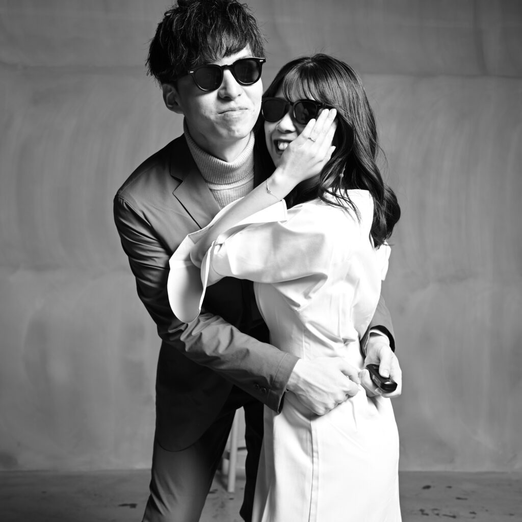 サングラスを使ったカップルフォト