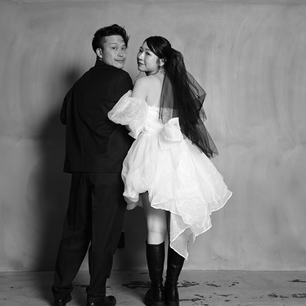 カップルフォト振り向きショット