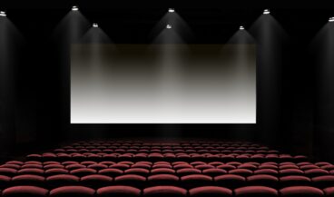 映画を観に行く日は、家族やカップルの距離が少し縮まる