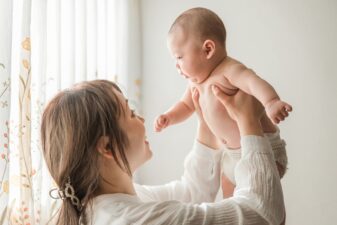 写真館って緊張する？初めての家族写真でよくある不安とその答え